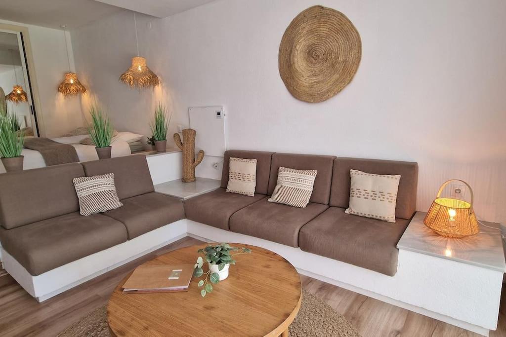 Luxe Studio Met Ruim Terras, Vlak Aan Zee! Sitio de Calahonda エクステリア 写真