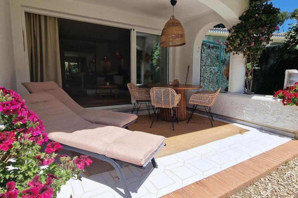 Luxe Studio Met Ruim Terras, Vlak Aan Zee! Sitio de Calahonda エクステリア 写真